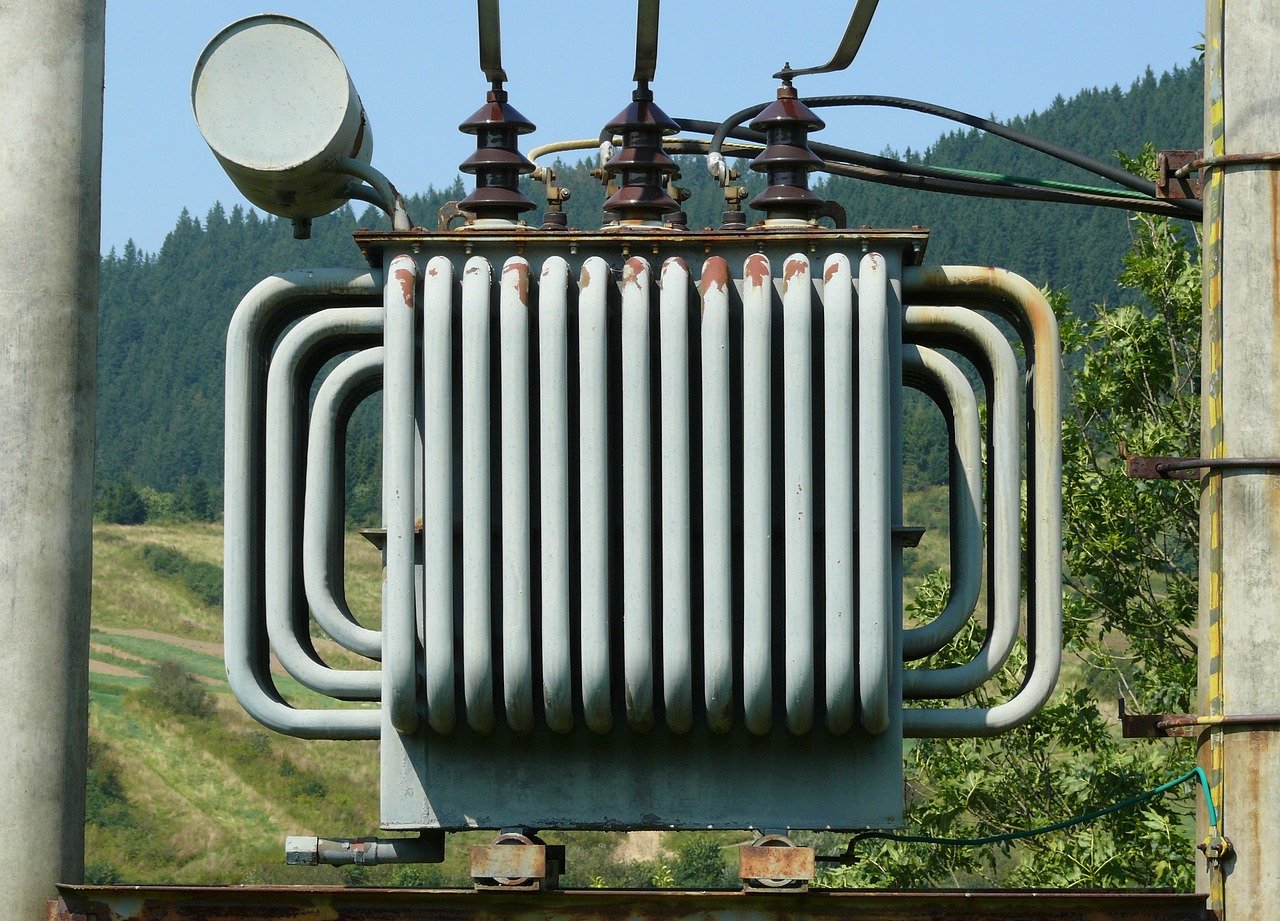 The Role of Silica Gel in Transformer Breathers