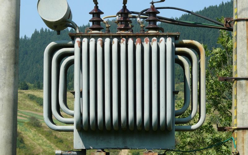 185ff8b16bb340e8a91e925eba145fee The Role of Silica Gel in Transformer Breathers