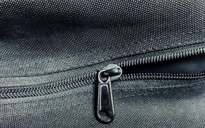 Metal Trims & Fasteners (Zippers, Buckles, Snaps, Rivets)